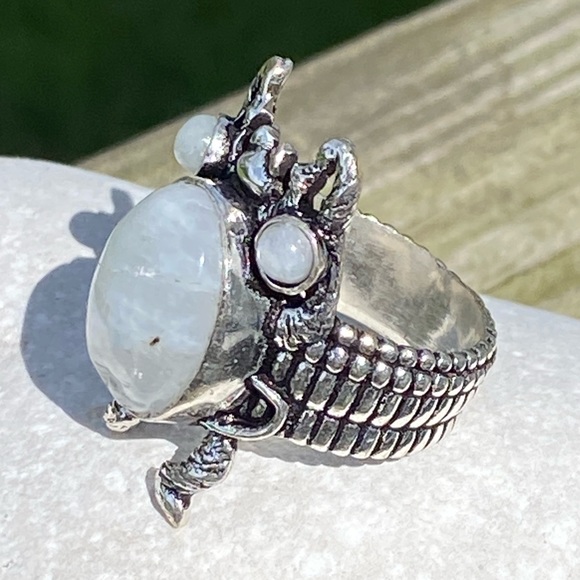 Bat ring .925 Sterling Silver set with 3 rainbow moonstones textured band sz 8.5 - Picture 9 of 16